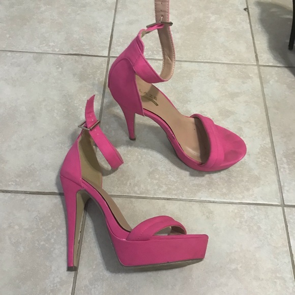 Pink platform heels - Picture 2 of 5
